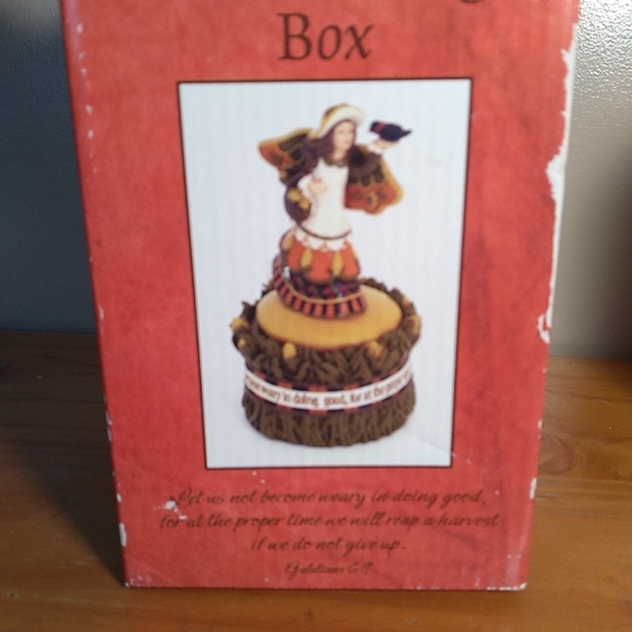 Faith at Home 2007 Harvest Angel Box Galatians 6:9 - Picture 7 of 11